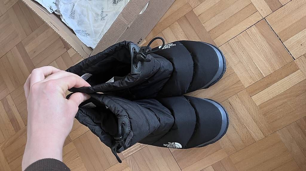 Scarpe da uomo: The North Face Nuptse Winterschuhe – Nuovo (secondo la descrizione) da Luzern venduto da hir_clx2 3