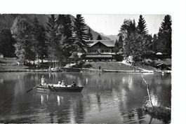 Kandergrund - Frutigen: Blausee mit Restaurant, ruderboot