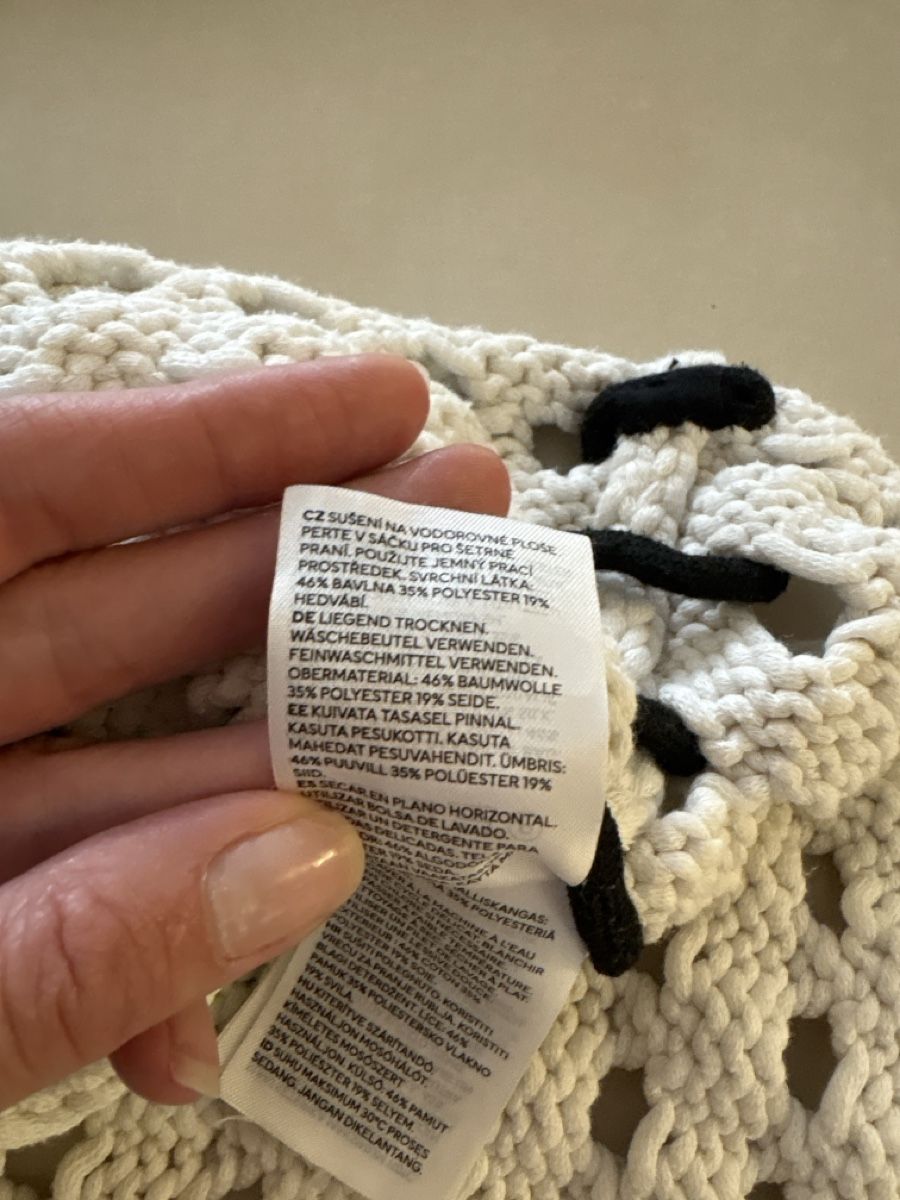H&M Maglioni & Felpe: Damen Pullover grob gestrickt weiss schwarz gebraucht – Usato da Kaiseraugst venduto da deb_998t 1