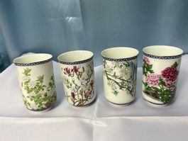 Japanische Becher  1981 Porzellan floral 4er Set