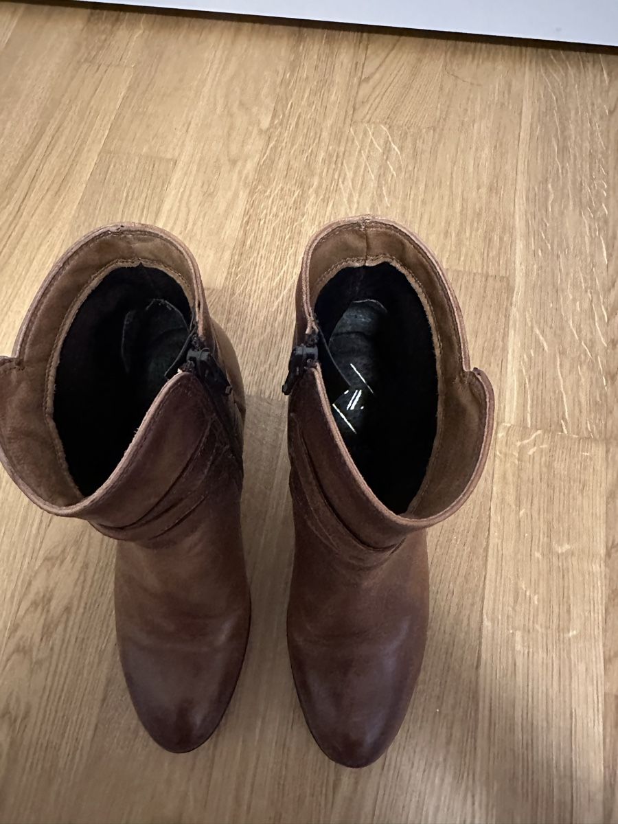 Chaussures femmes: Stifelette Leder braun Gr. 36 – D'occasion à Ermatingen par nic_x2tf 3
