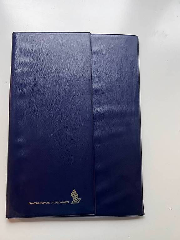 Tous les timbres: Porte document Singapore Airlines 1973/74 – D'occasion à Grand-Lancy par Limane