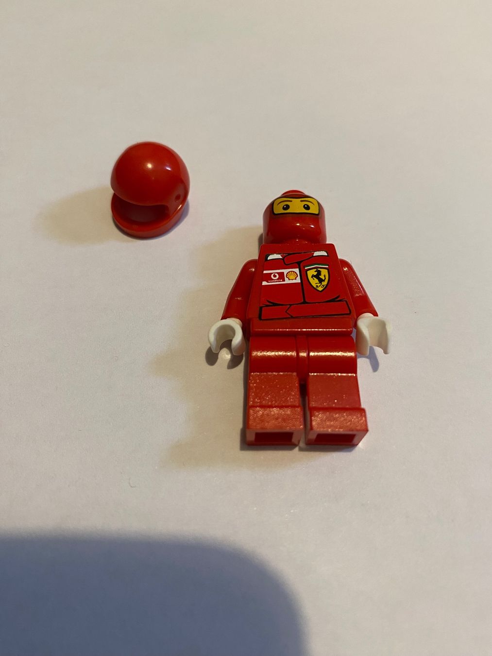 Lego Baukästen: F1 Ferrari Pit Crew Member - with Vodafone Shell Torso Lego – Gebraucht aus Eschlikon TG von ArtRecBrick 2