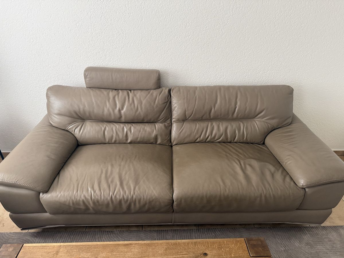Divani: 2 Sofas und ein Holztisch  – Usato da Trimbach venduto da EmrahK01 1