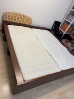 Guterhaltenes Bettgestell ca 180x200 cm zu verschenken