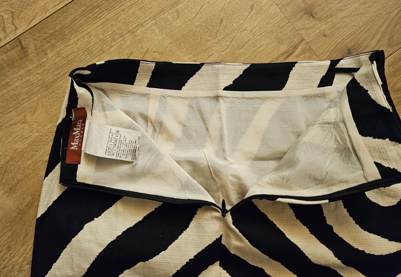 Max Mara Röcke: Max Mara Studio Rock, Zebra Muster, Gr. 34 – Neu (gemäss Beschreibung) aus Rhäzüns von inf_rcj7 2