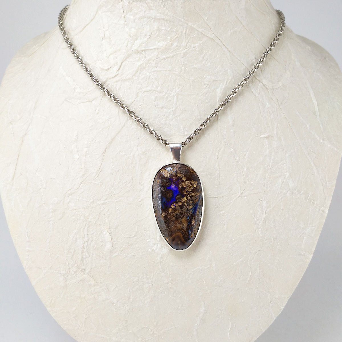 Ketten: Boulder Opal Anhänger mit Silber Kordelkette – Neu und originalverpackt aus Meilen von Byrd-bijoux 1