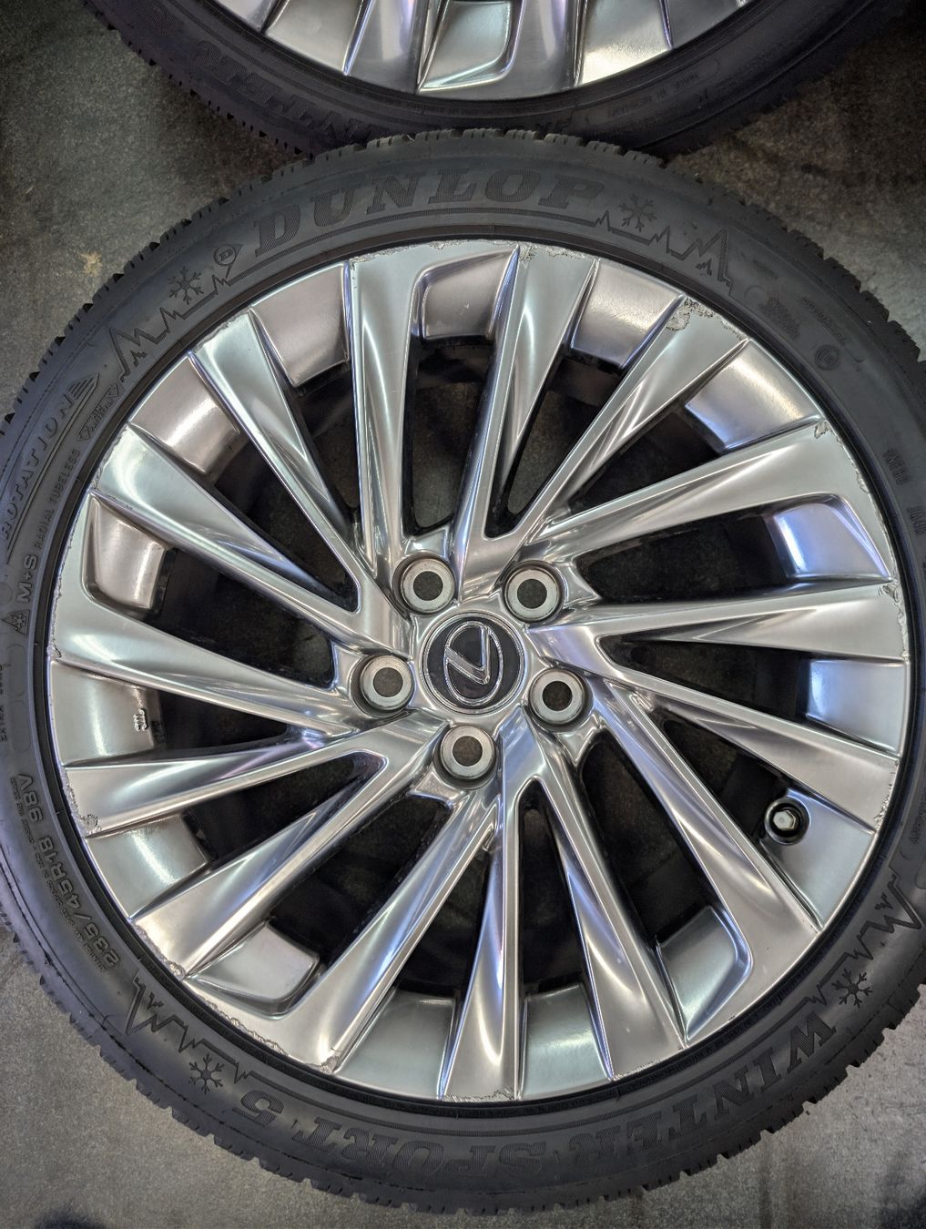 Lexus Felgen: Lexus Felgen  – Gebraucht aus Dürrenäsch von Pneu-Idris 4