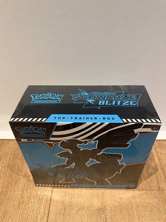 Pokémon Carte collezionabili: Pokémon Schwarze Blitze Top Trainer Box DE – Nuovo e nell'imballaggio originale da Hellbühl venduto da Remunchi 2