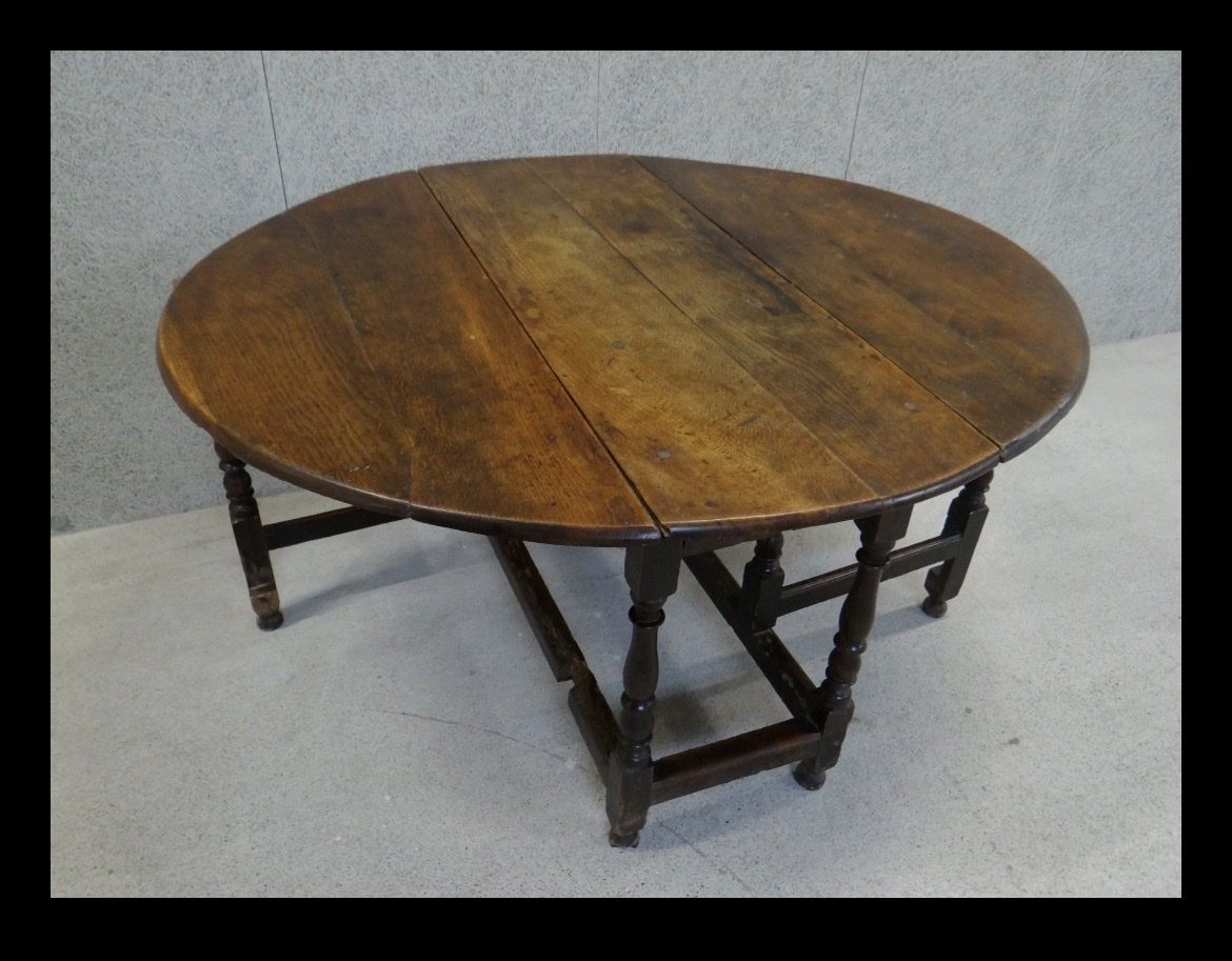 Tavoli: Barock Esszimmertisch ca 1750 vermutlich England – Usato da Hallau venduto da 13gs