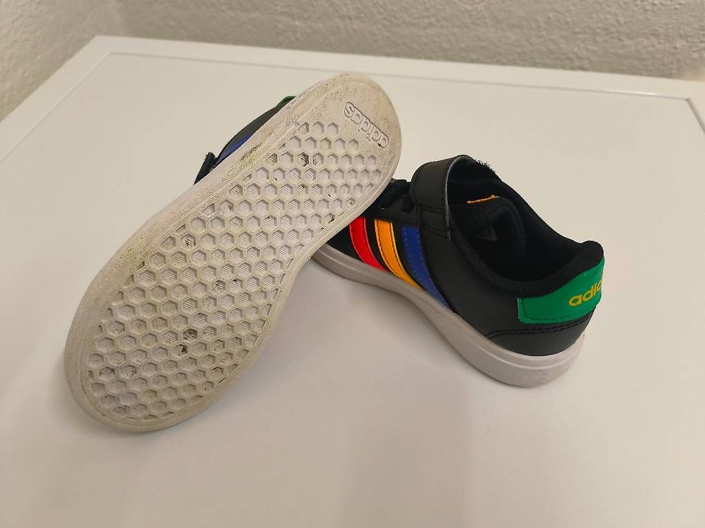 Adidas Scarpe per ragazzi: Neuwerige Adidas Schue Gr. 28 – Usato da Steinhausen venduto da surfero 2