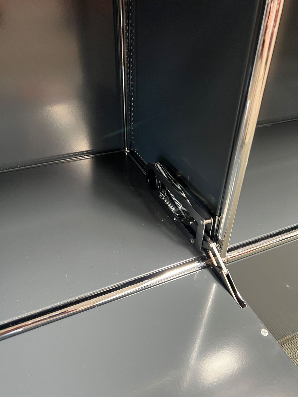 USM Scaffali: 018 USM Haller Möbel 2x4 – Usato da Wangen an der Aare venduto da TBYN 6