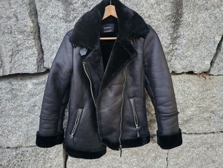 Stradivarius Aviator Jacke Schwarz Gr. S – gefüttert 