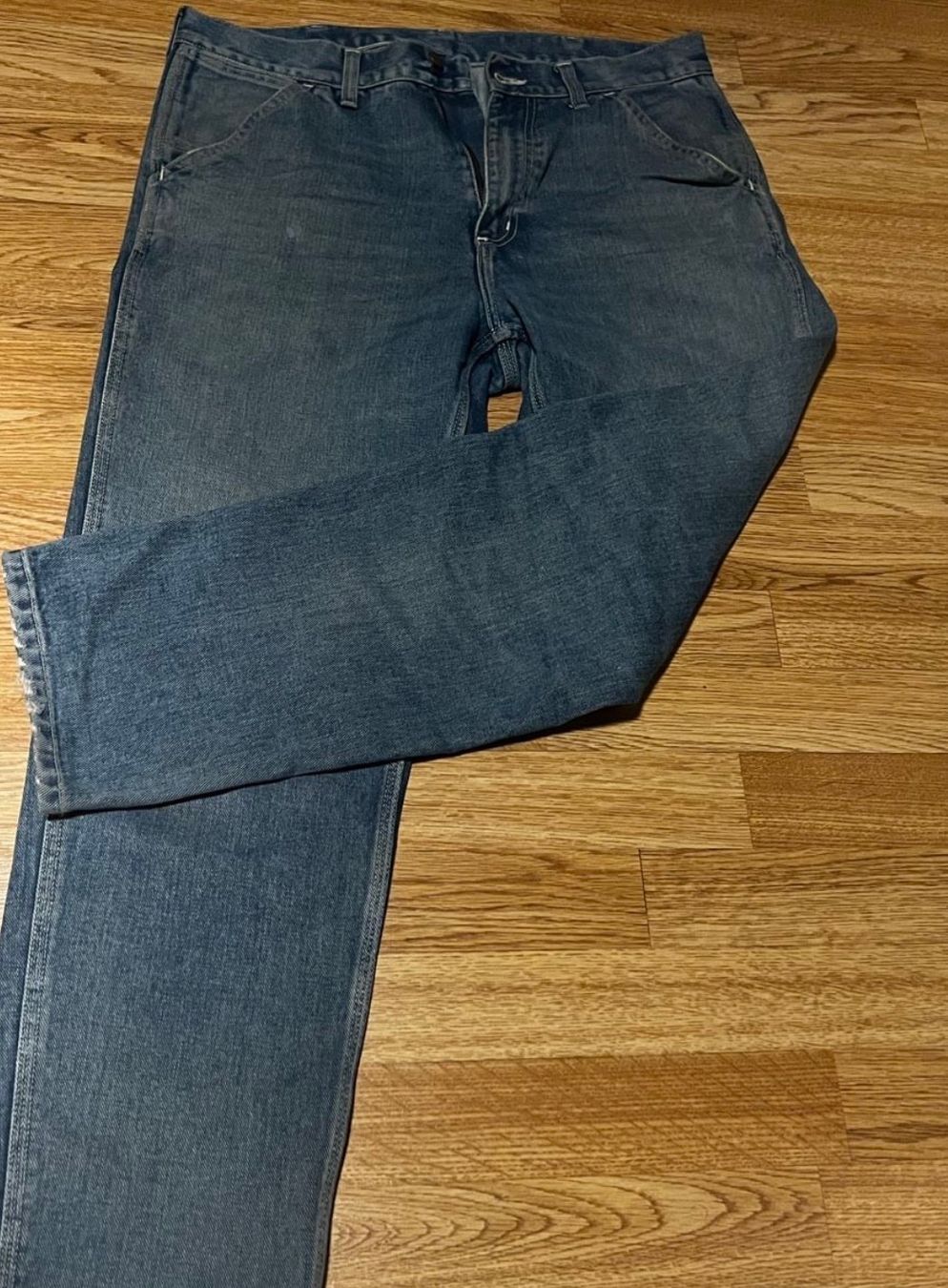 Carhartt Pantaloni: Carhartt pants – Usato da Basel venduto da Fernbus 1