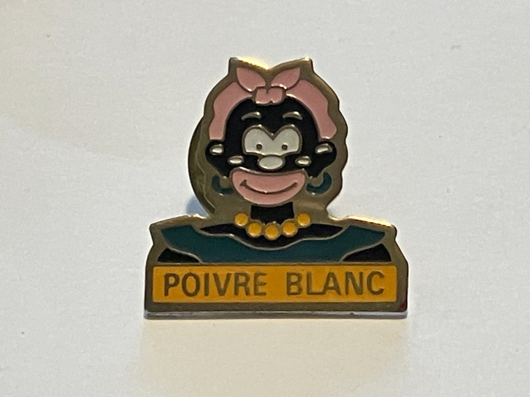 Placchette & Badge: 1 Pin Poivre blanc – Usato da Basel venduto da djwwpp
