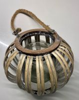Dekorative Laterne / Windlicht aus Holz und Glas