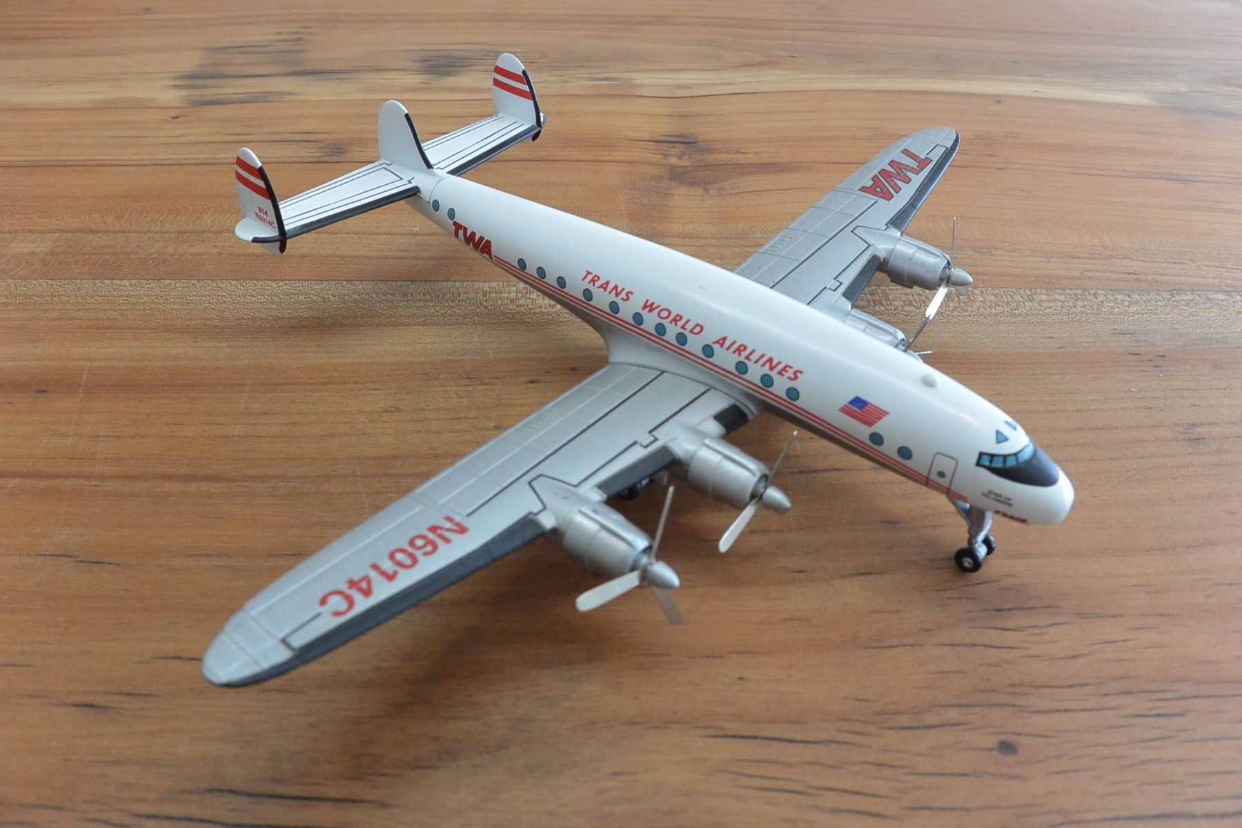 Lockheed Kits de montage: Flugzeugmodell "TWA" Lockheed Constellation – D'occasion à Meilen par stocki56