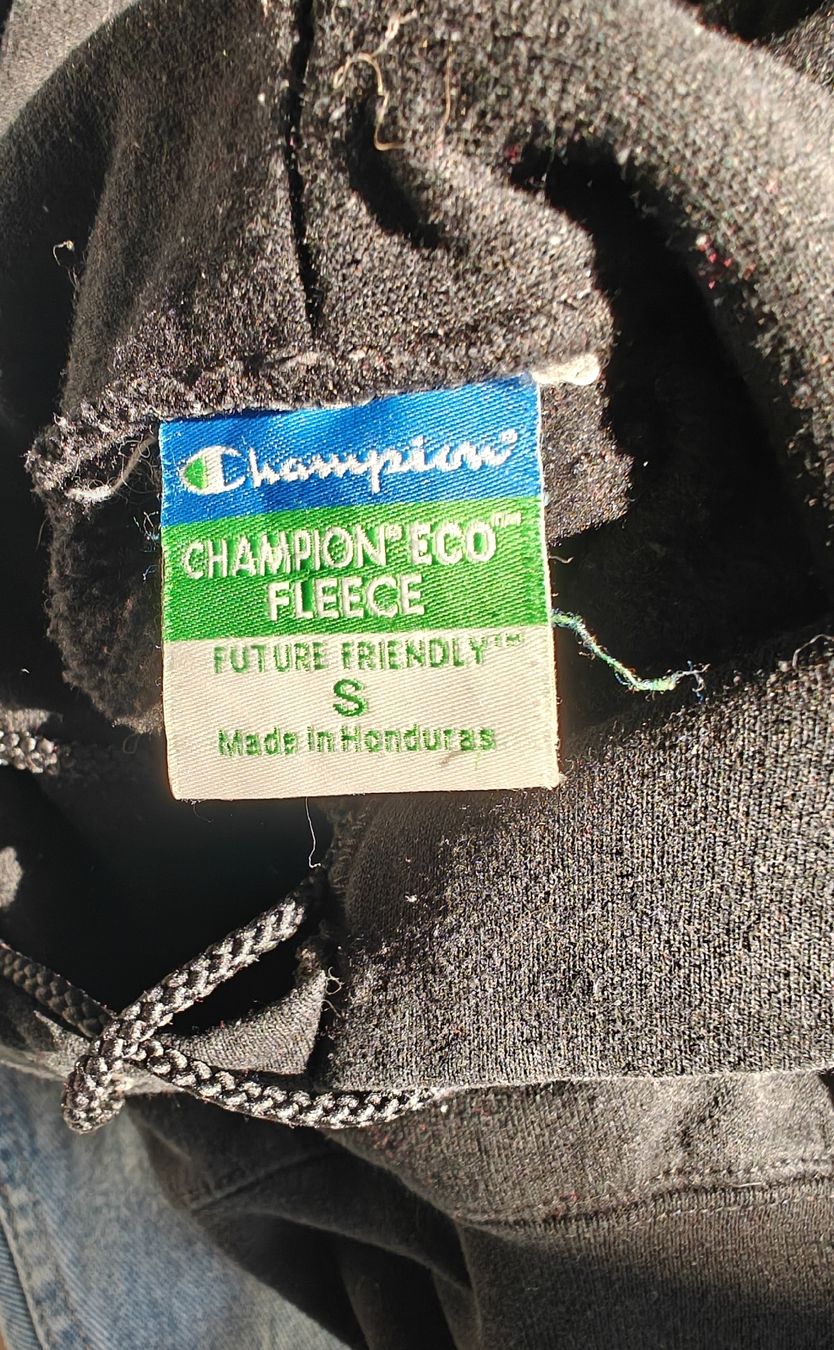 Champion Lotti di vestiti: Vintage- Jeans und Kapuzenpullover – Usato da Windisch venduto da benedetta_ 4