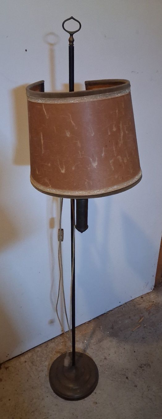 Lampade: Antike Stehlampe Messing – Usato da Tägerig venduto da rob_psv5