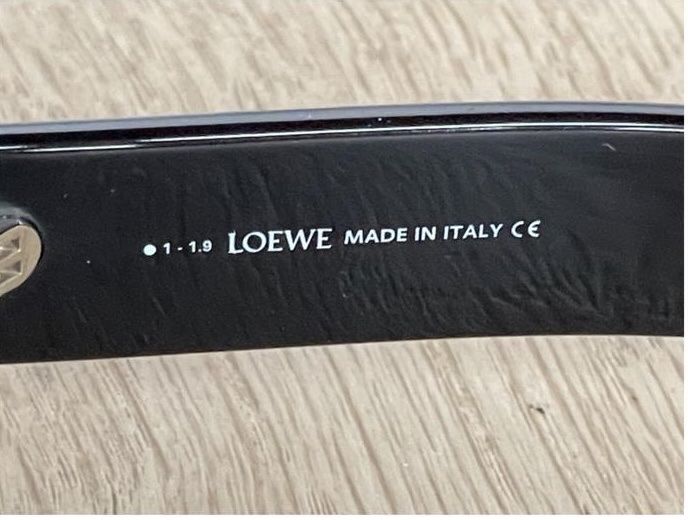 Loewe Occhiali & Lenti: Loewe black oversized sunglasses New without tags·Loewe – Nuovo e nell'imballaggio originale da Versoix venduto da pen_6hgs 2
