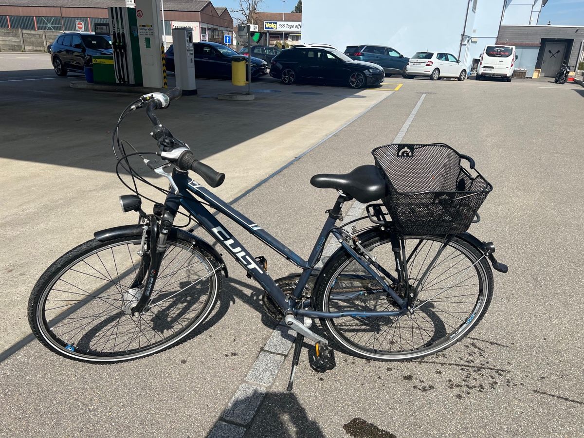 Velos: CULT Damen Trekking Bike – Gebraucht aus Rickenbach Sulz von cla_g2lf