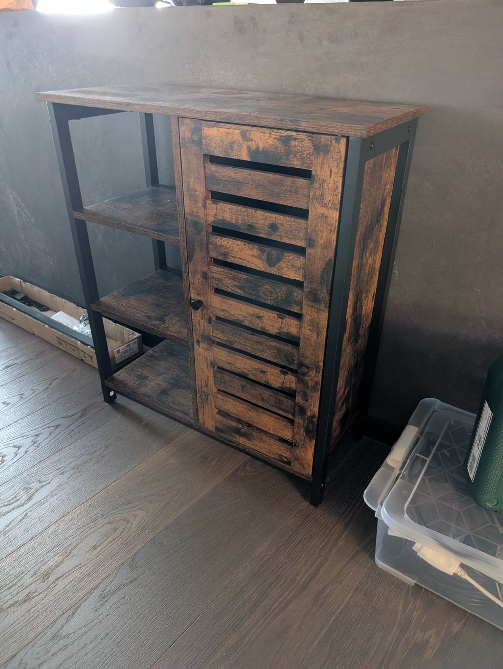 Commodes: Kleine Kommode Vasagle – D'occasion à Horgen par leo_fri846