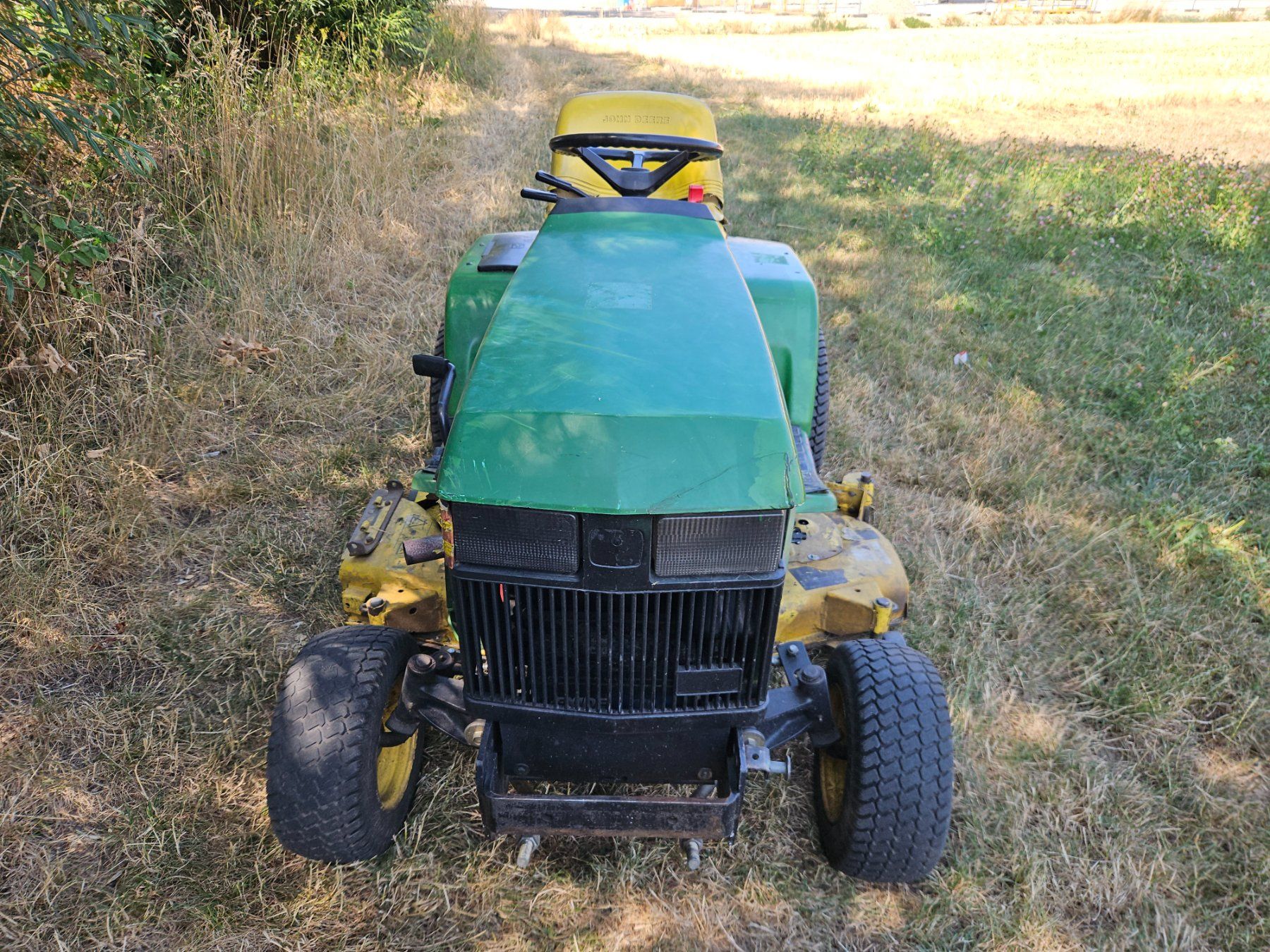 John Deere Tondeuses à gazon: John Deere – D'occasion à Oberburg par M86 8