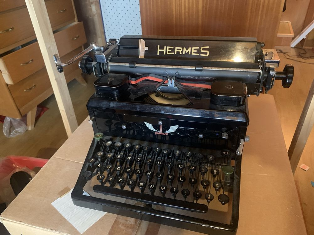 Machine à écrire ancienne Hermes (Gebraucht) in Corcelles NE für CHF 30 ...