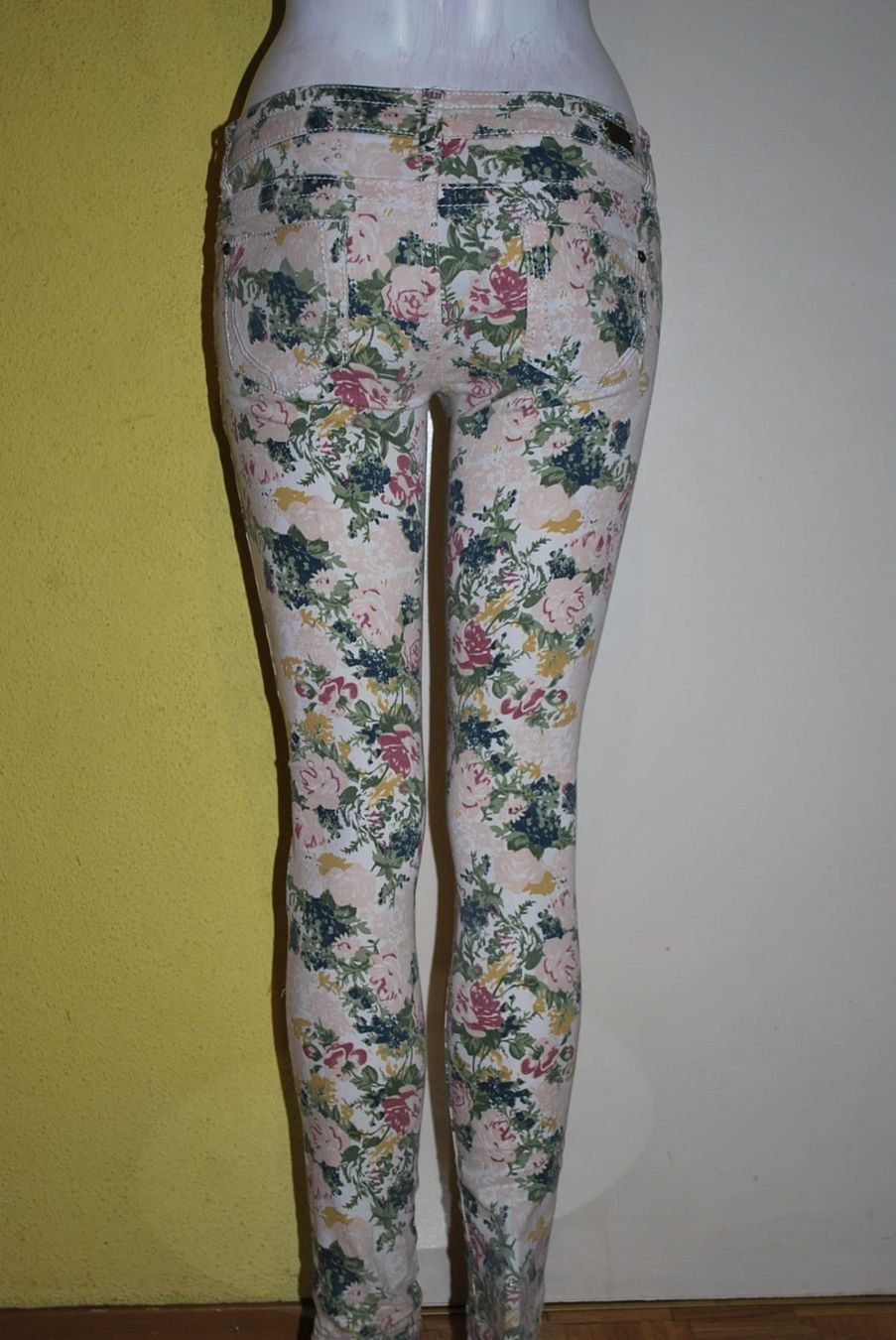 Jeans: FIRST KISS Jeans taille / Grosse XS – Usato da Cossonay-ville venduto da Super-Price-Quality 6