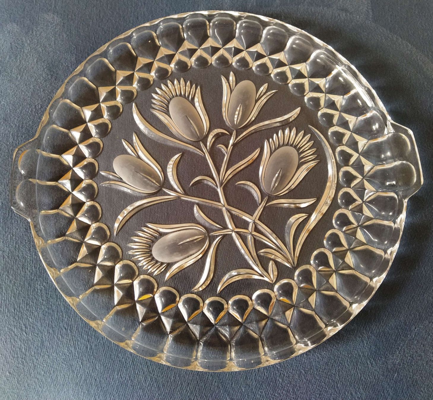 Piatti di portata: Platte mit Tulpenmuster - Durmesser 28cm - – Nuovo (secondo la descrizione) da Zürich venduto da 1-2-3-Kaufen 1