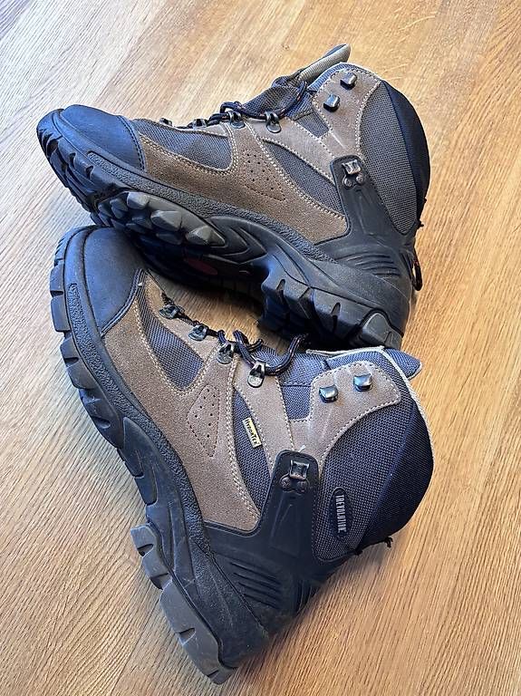 Scarpe da uomo: Wanderschuhe  – Usato da Wollerau venduto da meiki 1