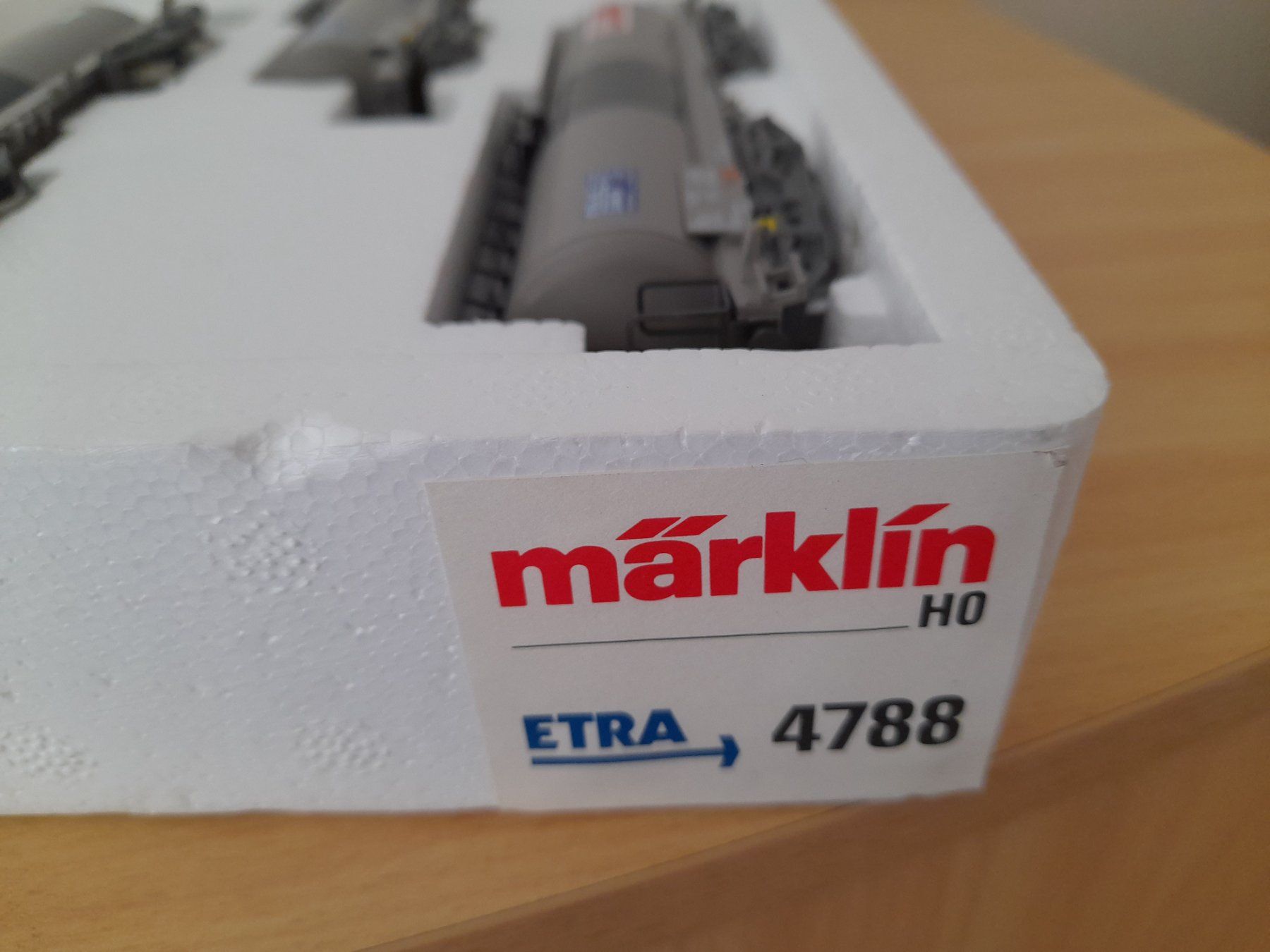Märklin Modelleisenbahnen: Coffret de wagons-citernes ETRA – Neu und originalverpackt aus Auvernier von gandalf08 1