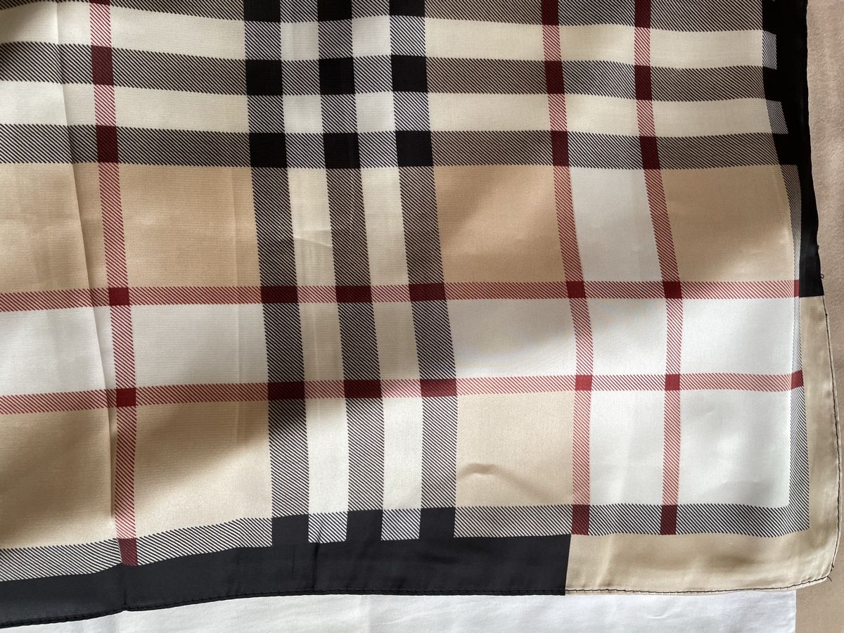 Foulards, Tücher & Schals: Silk Scarf Check Pattern Beige Black Red New – Neu und originalverpackt aus Buttikon SZ von trzurigo 1