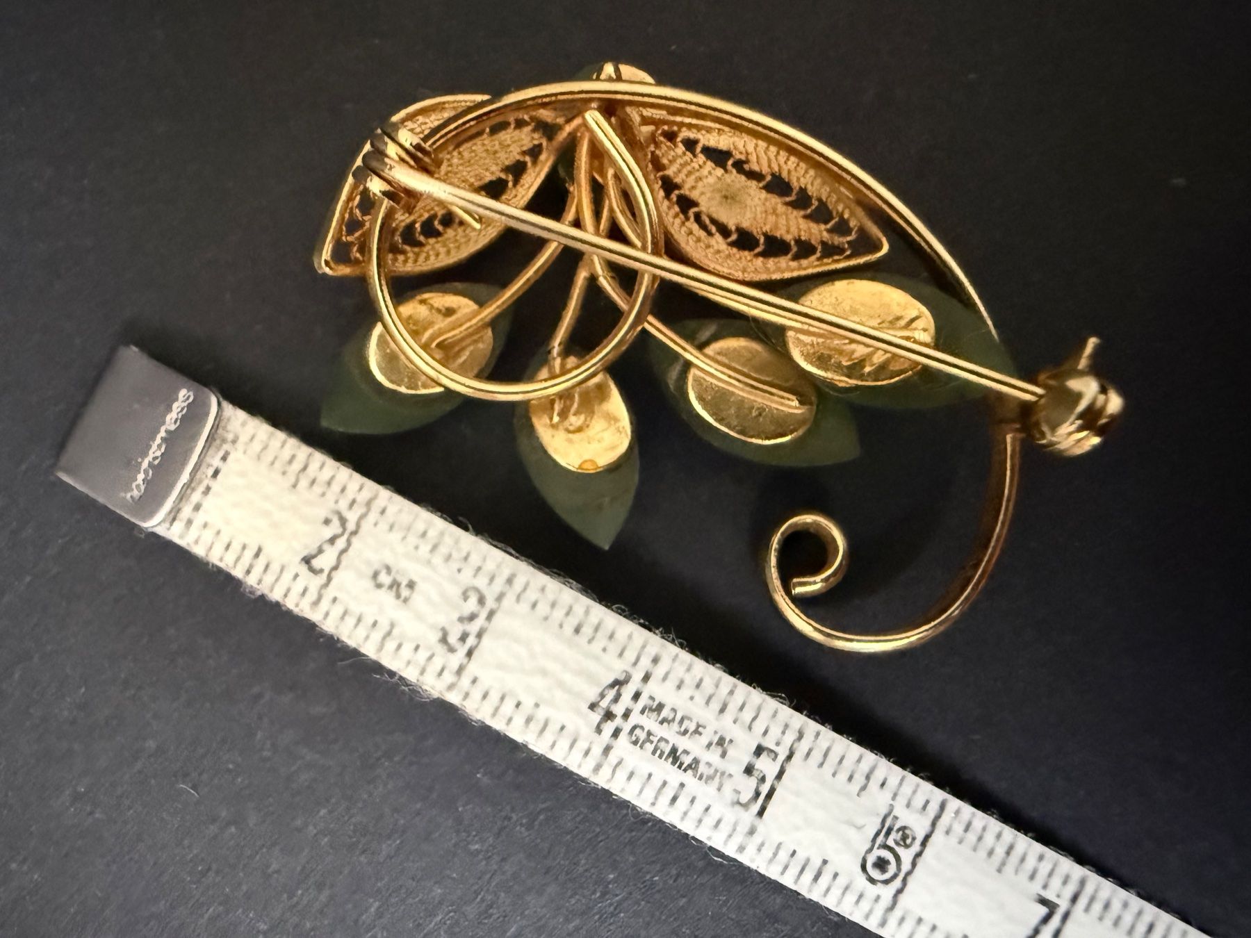 Broches & Aiguilles: Vintage Brosche vergoldet mit Jade – D'occasion à Spiegel b. Bern par Rogger72 2