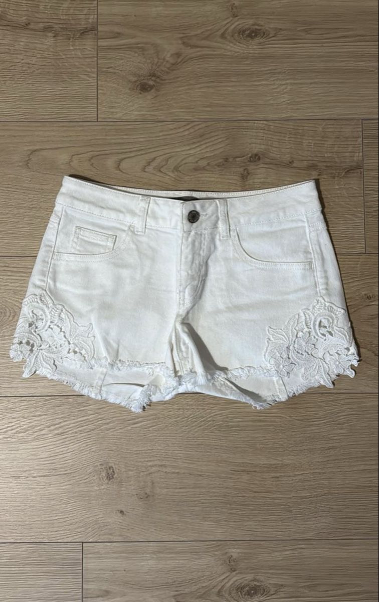 Guess Pantaloni: Guess - Short blanc - taille XS – Nuovo (secondo la descrizione) da Belmont-Lausanne venduto da Michelle_Srdr_ 2