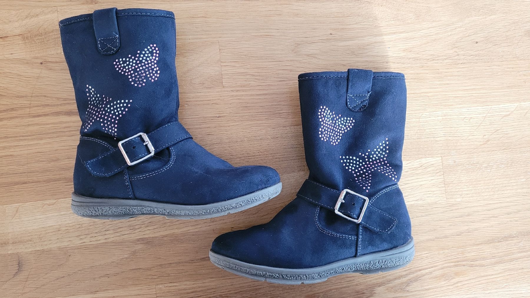 Scarpe per ragazze: Stiefel mit Schmetterlingmotiv – Usato da Uetendorf venduto da Heyhey3661