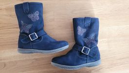 Stiefel mit Schmetterlingmotiv