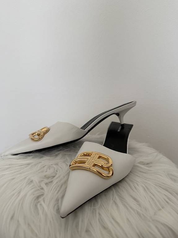 Damenschuhe: BALENCIAGA SQUARE KNIFE BB SLINGBACK MULES – Gebraucht aus Oberwil b. Zug von Andjola