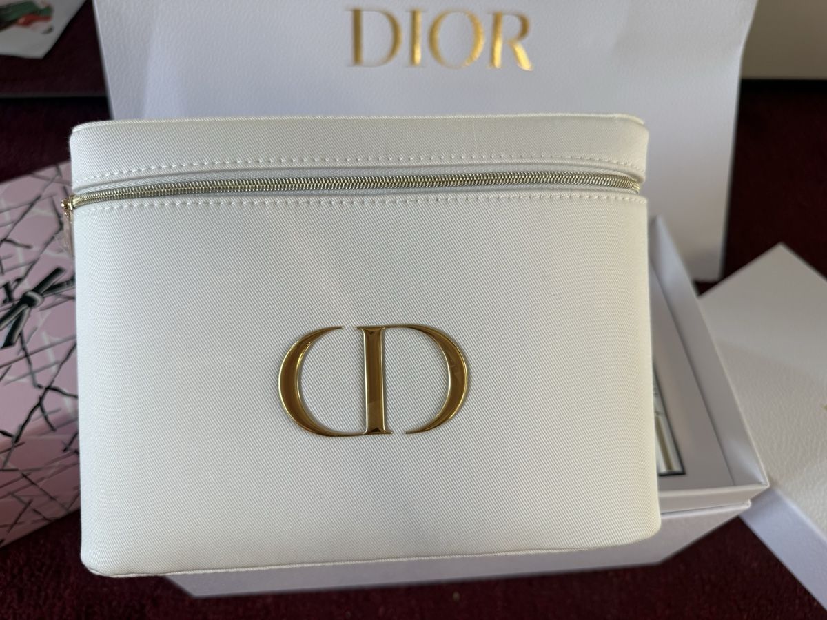 Dior Custodie per cosmetici: Dior Vanity Bag with Dior Capture Hyalushot 15ml – Nuovo e nell'imballaggio originale da Luzern venduto da sas_r89l 1