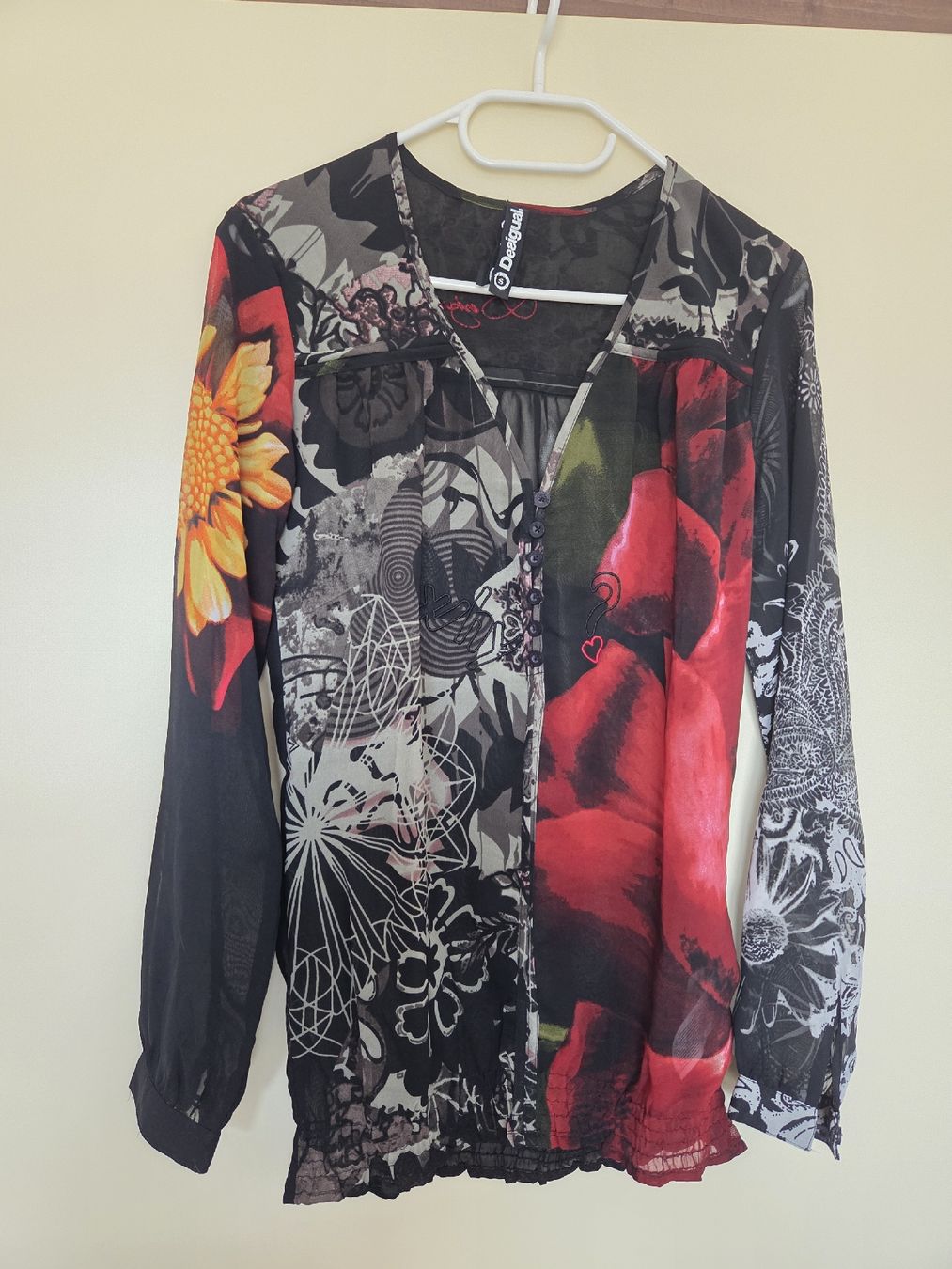 Desigual Camicette: Chemisier Desigual – Usato da Delémont venduto da HappyGirl