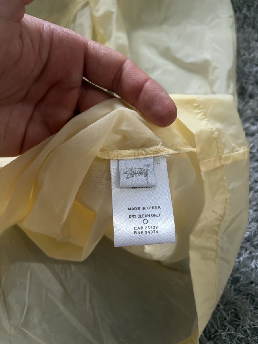 Cappotti: Stüssy Raincoat Yellow Jacket – Nuovo (secondo la descrizione) da Brislach venduto da edu_t6pq 4