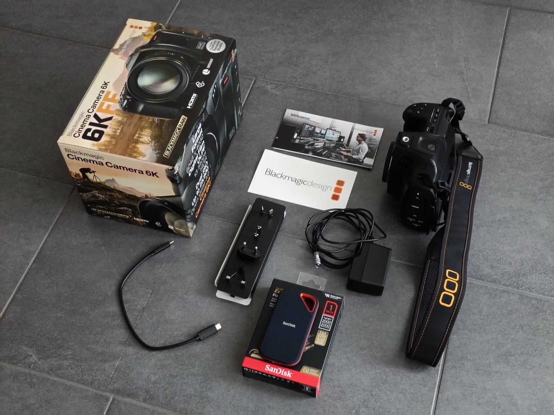 Fotocamera: Cinema Camera: Blackmagic 6k full frame + 1TB externe SSD – Nuovo (secondo la descrizione) da Tägerig venduto da Gaston_99