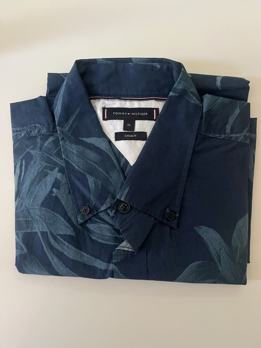 Tommy Hilfiger Chemises: Tommy Hilfiger  – Neuf (Voir description) à Reinach AG par bolzi01