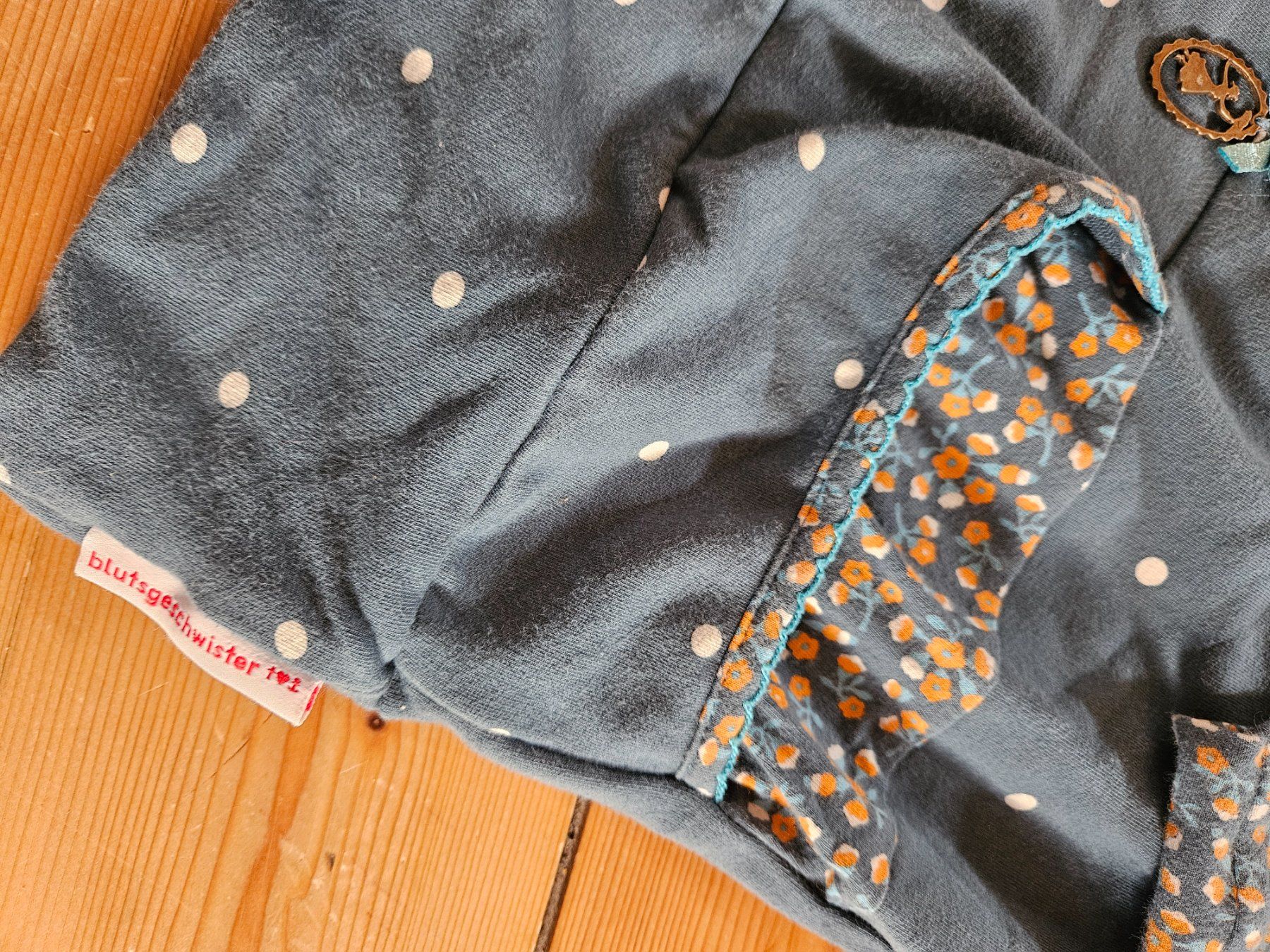 Blutsgeschwister Pullover & Sweatshirts: Blutsgeschwister Pulli xs/s – Gebraucht aus Rifferswil von fle_5nqr 3