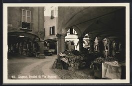 Lugano, Strassenszene mit Marktständen 