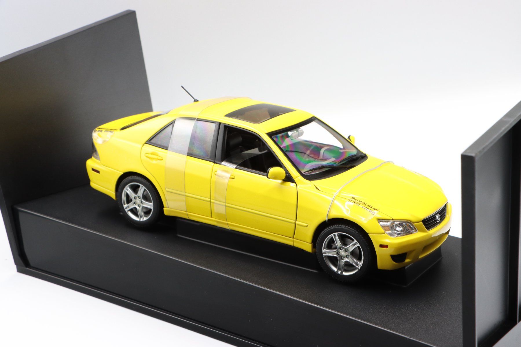Lexus Modellini d'auto: Lexus IS300 2002 1:18 AutoArt – Nuovo e nell'imballaggio originale da Bühl b.Aarberg venduto da modelldiecast 6