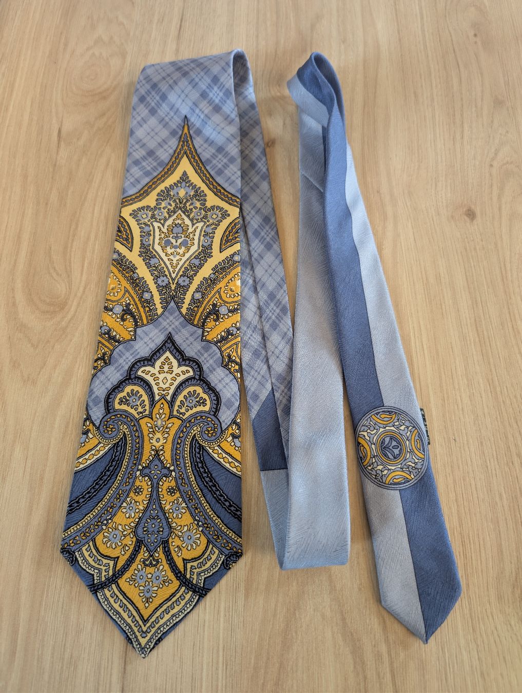 Cravatte: Cravatte Versace – Usato da Oetwil an der Limmat venduto da Roonezzzz