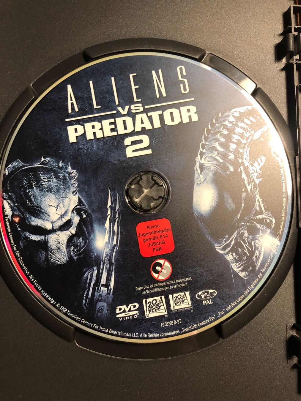 Tous les DVDs: Aliens vs Predator 2 DVD – D'occasion à Kestenholz par Inna09 2