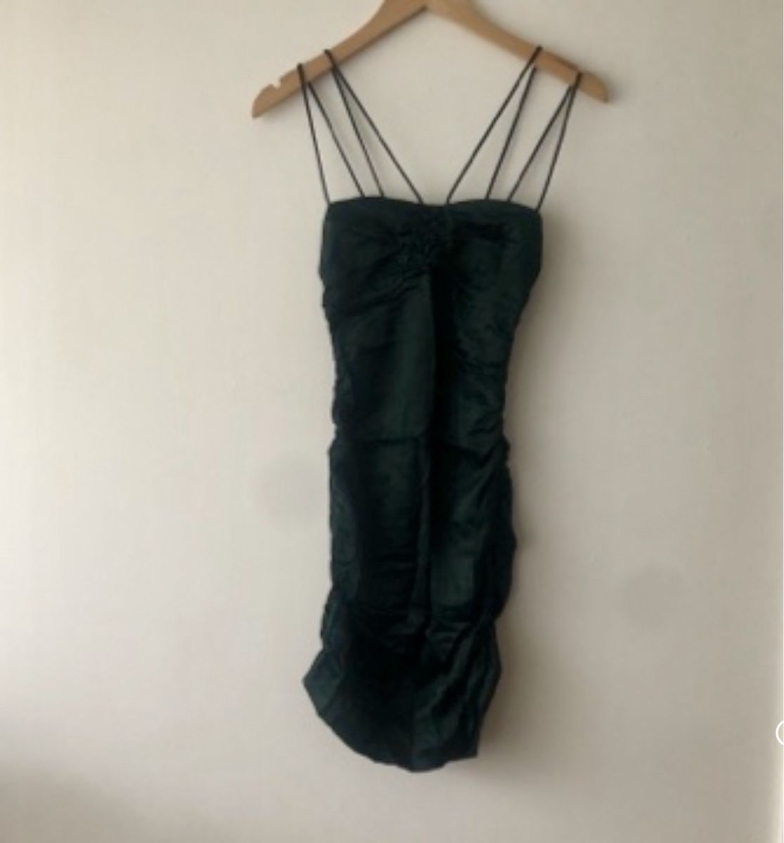 Zara Kleider: Robe satinée à fronce vert sapin Zara – Neu (gemäss Beschreibung) aus Genève von rez_c6c6 2