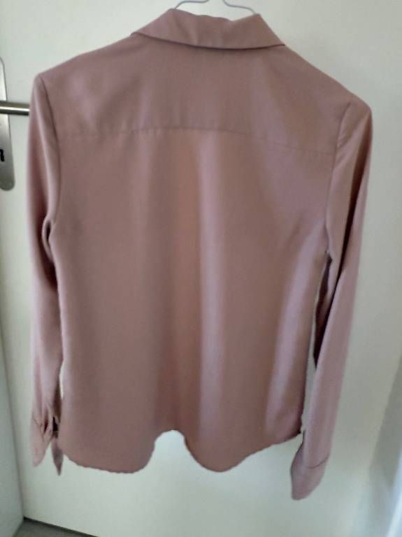 H&M Chemisiers: Blusen in 2 Farben – D'occasion à Zürich par ama_j5cz 4